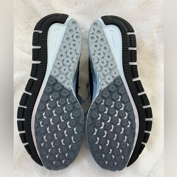 Brand new Nike Structure 21 sneakers (NWOT) - Picture 5 of 7